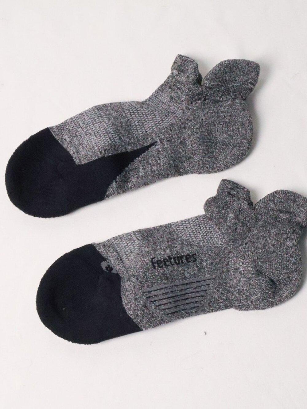 Feetures Ankle Socks Cushioned Athletic | Size M